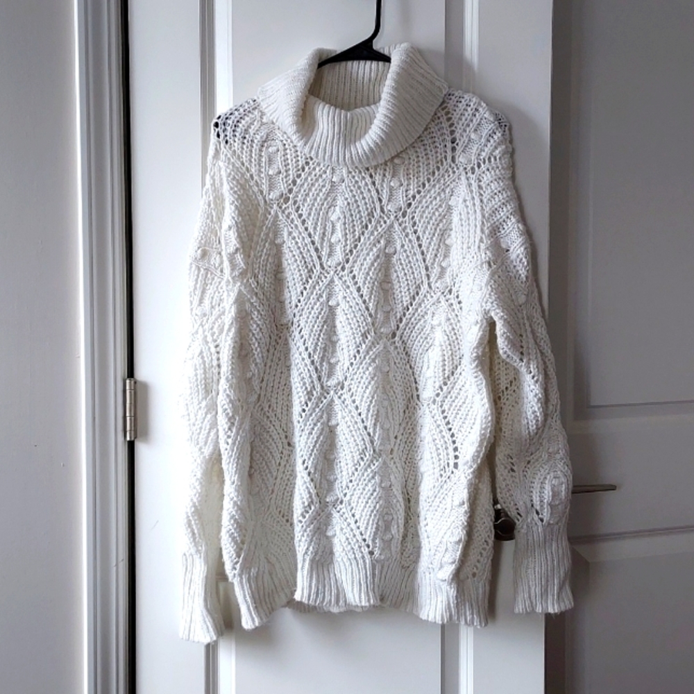 A. New Day long sleeve knit turtleneck sweater large white